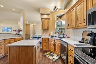 Panorama Peak Mountain Hideaway - Custer - 4