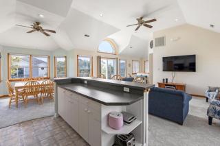 Bayberry Breeze - Corolla - 6