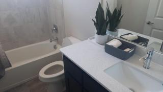 Iconic 2 BD Family Home Minutes Beach West Palm - West Palm Beach - 7