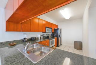 Trendy 2BR Condo with Pool and Bay Views - Miami - 2