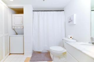 Trendy 2BR Condo with Pool and Bay Views - Miami - 1