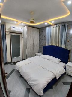 Skylines - 15 Minutes from Lahore Airport - 5