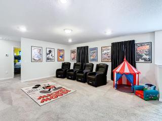 7BR Resort Home BBQ Pvt Pool - Davenport - 7