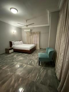 Luxury 4-Bedrom Home in Kumasi 5 mins to Airport - Kumasi - 0