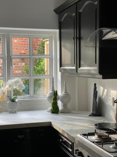 Entire Georgian luxury house - 3 Storey- High St Henley-in-Arden -Two bedrooms-Sleeps 4 people Close to Stratford upon Avon - Warwick - Solihull - NEC - Henley-in-Arden - 2