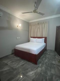 Luxury 4-Bedrom Home in Kumasi 5 mins to Airport - Kumasi - 2