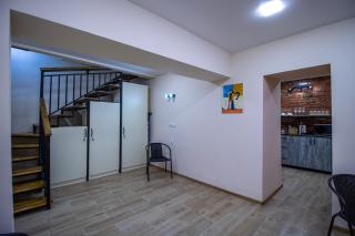 Green Garden Guesthouse - Tbilisi - 4