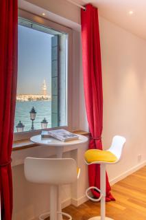 3 Windows on St Mark - Waterfront Apartment - Venice - 0