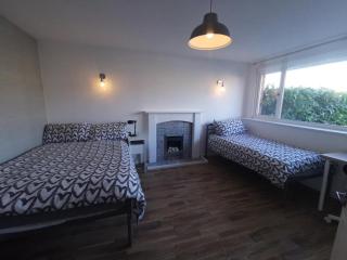 Wonderland 4 bedrooms 6 bed Castle Donnington EMA airport - Castle Donington - 5