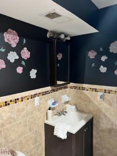 Comfy Cozy 2 bed minute EWR NYC - Newark - 8