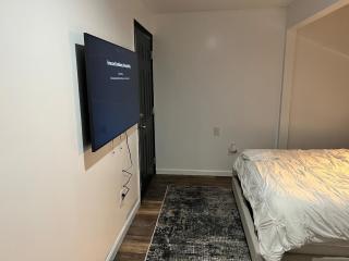 Comfy Cozy 2 bed minute EWR NYC - Newark - 5