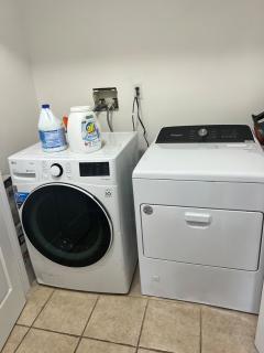 Comfy Cozy 2 bed minute EWR NYC - Newark - 1