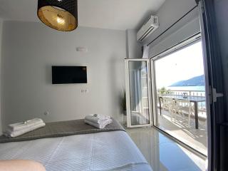 Beachfront 2Bedroom Flat SeaView - Loutraki - 5