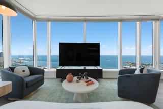 Lux Apts with Lake Views and Top Amenities - 2