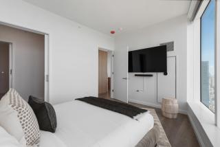 Lux Apts with Lake Views and Top Amenities - 2