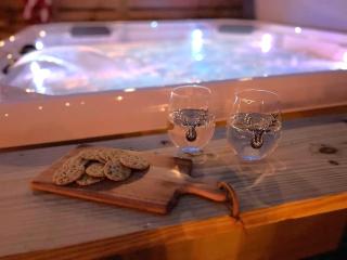 Big Bass Lake Wooded Cabin Hot Tub Getaway - Lehigh - 8