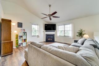 Day Trip to Shenandoah NP Movie Night-Ready Home - - 7