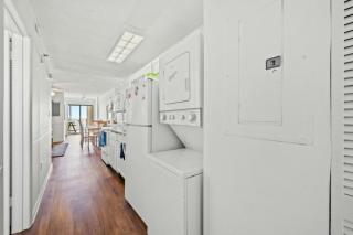 Sanabel 414 Lovely Oceanfront Condo with Jacuzzi Tub - Myrtle Beach - 6