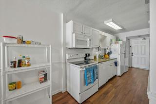Sanabel 414 Lovely Oceanfront Condo with Jacuzzi Tub - Myrtle Beach - 7