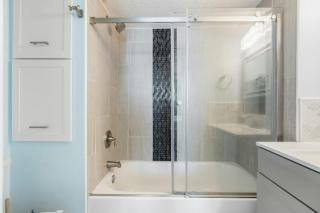 San a bel 610 Lovely 2 BR Ocean Front Condo with an Indoor Swimming Pool and Ocean Front Hot Tub - Myrtle Beach - 2