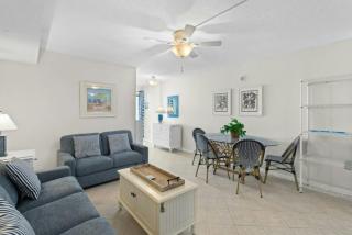 Cozy and Affordable: Sanabel 411 Oceanfront Condo with Indoor Pool - Myrtle Beach - 9