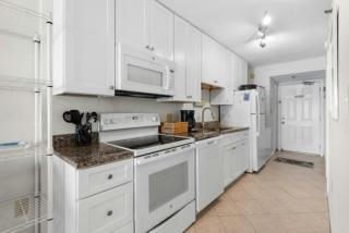 Cozy and Affordable: Sanabel 411 Oceanfront Condo with Indoor Pool - Myrtle Beach - 7