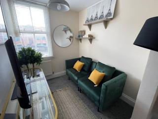 Jewelry Quarter - 2 Bedrooms - Sleeps 4 - 6