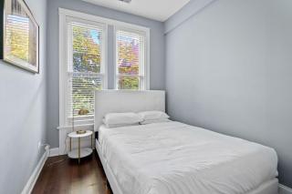 Lincoln Park Mega Space 1 Parking Space Sleeps 18 condo - Chicago - 5