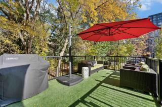 Wicker Park 6bd 4ba, Steps from CTA, Parking Incl home - Chicago - 2