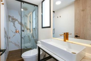 M401 Poblado Apt close to lleras park jacuzzi AC - Medellín - 6