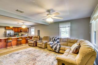 2 Mi to Shops and Eats Family Home in Donalsonville - 8