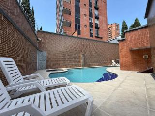 5BR Poblado 80s Mansion with Private Pool AC - Medellín - 4