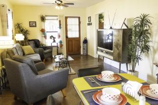 The 1950s Retro Riverside Cottage - Dardanelle - 0