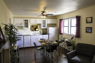 The 1950s Retro Riverside Cottage - Dardanelle - 3