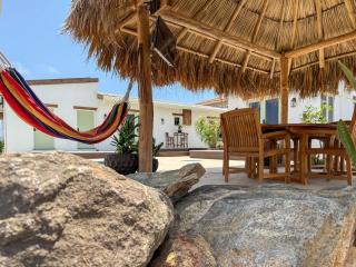 Poolside Escape Menas Authentic Wellness Eco - Noord - 9