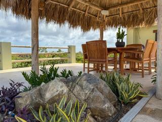 Poolside Escape Menas Authentic Wellness Eco - Noord - 6