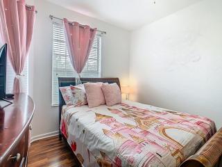 Windsor Hills Modern 3BR Condo with Resort Amenities - 4