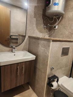 Modern ZED Apartment Near Pyramids, ZED Park, GEM - Sheikh Zayed - 1