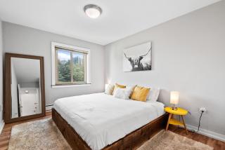 Downtown 2BR Penthouse with Prime Location & Views - Seattle - 4
