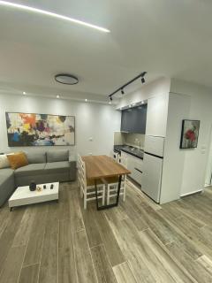 Seaside Aaron Apartment - Golem - 2