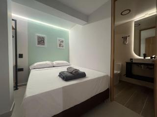 5BR Poblado House to close LlerasPark Jacuzzi AC - Medellín - 1