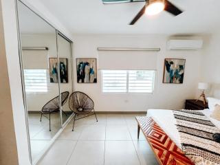 Modern Stay in San Juan Walk to Beach Near Airport - 3