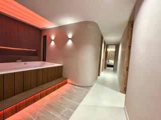 M201 Poblado Apt close to lleras park jacuzzi AC - Medellín - 1