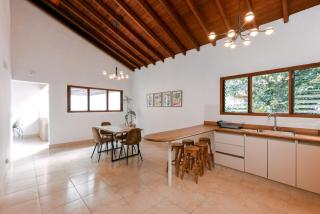 CH51 Colonial Charm Villa at El Poblado Jacuzzi - 3