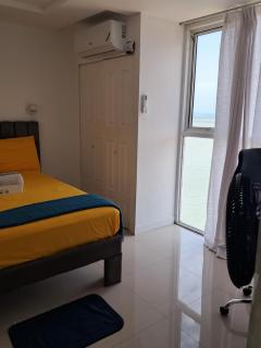 Bliss right on the beach Apt 1002 - 3