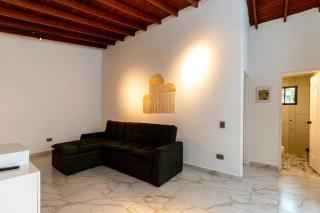 L3 9BR Laureles House Rooftop 2 Jacuzzis AC - Medellín - 2