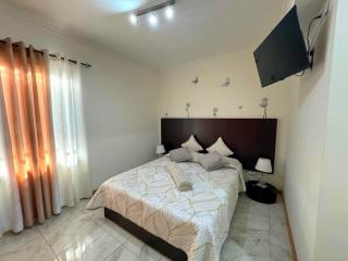 Funchal Getaway, Cozy Private Room With Bathroom and WiFi - Funchal - 6