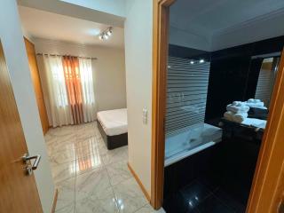 Funchal Getaway, Cozy Private Room With Bathroom and WiFi - Funchal - 7