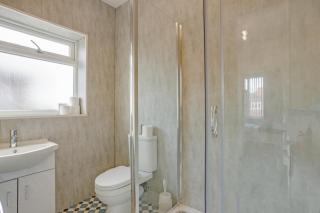 Luxury 5-bedroom home in Newcastle - Longbenton - 3