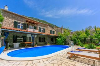 Holiday home in Drivenik 39517 - Drivenik - 0